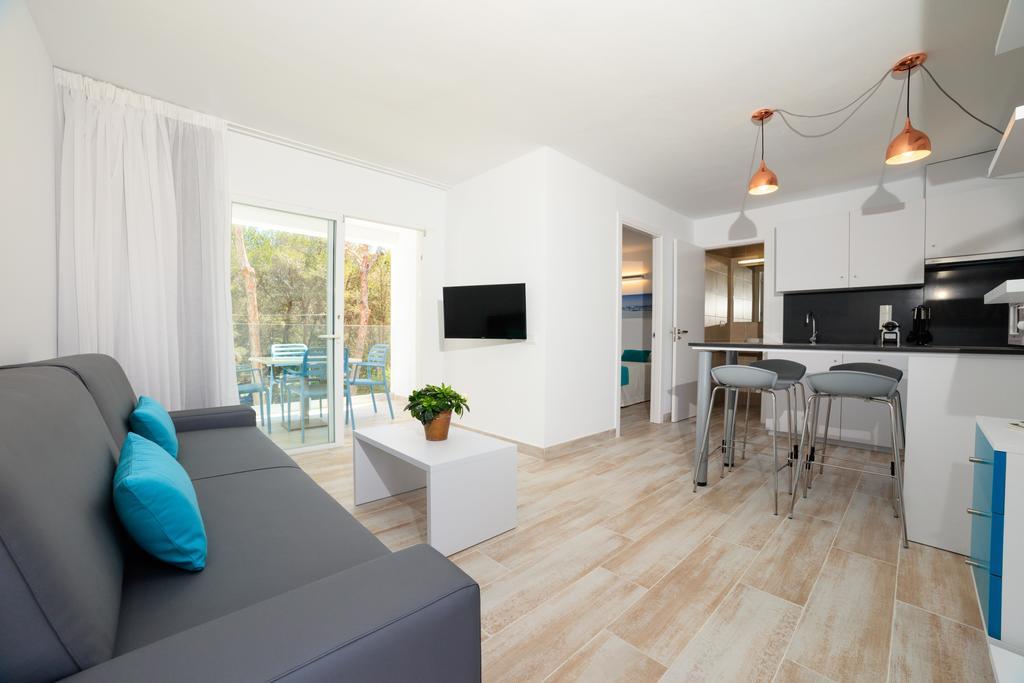 Pinos Playa Suites Platja de Migjorn Eksteriør billede