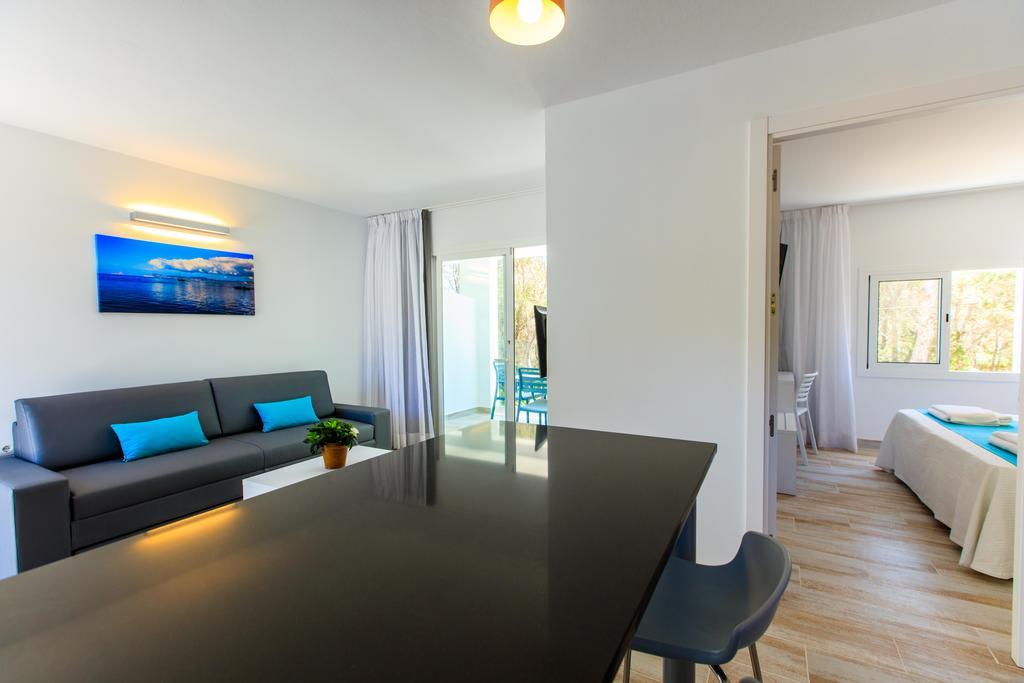 Pinos Playa Suites Platja de Migjorn Eksteriør billede